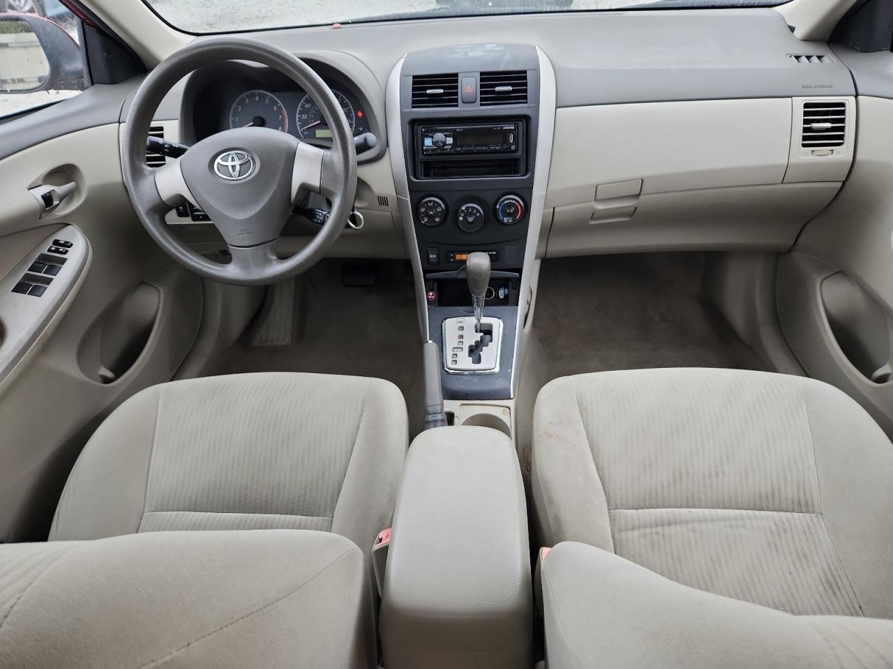2010 Toyota Corolla Base VIN: 2T1BU4EE2AC490165 Lot: 84247435