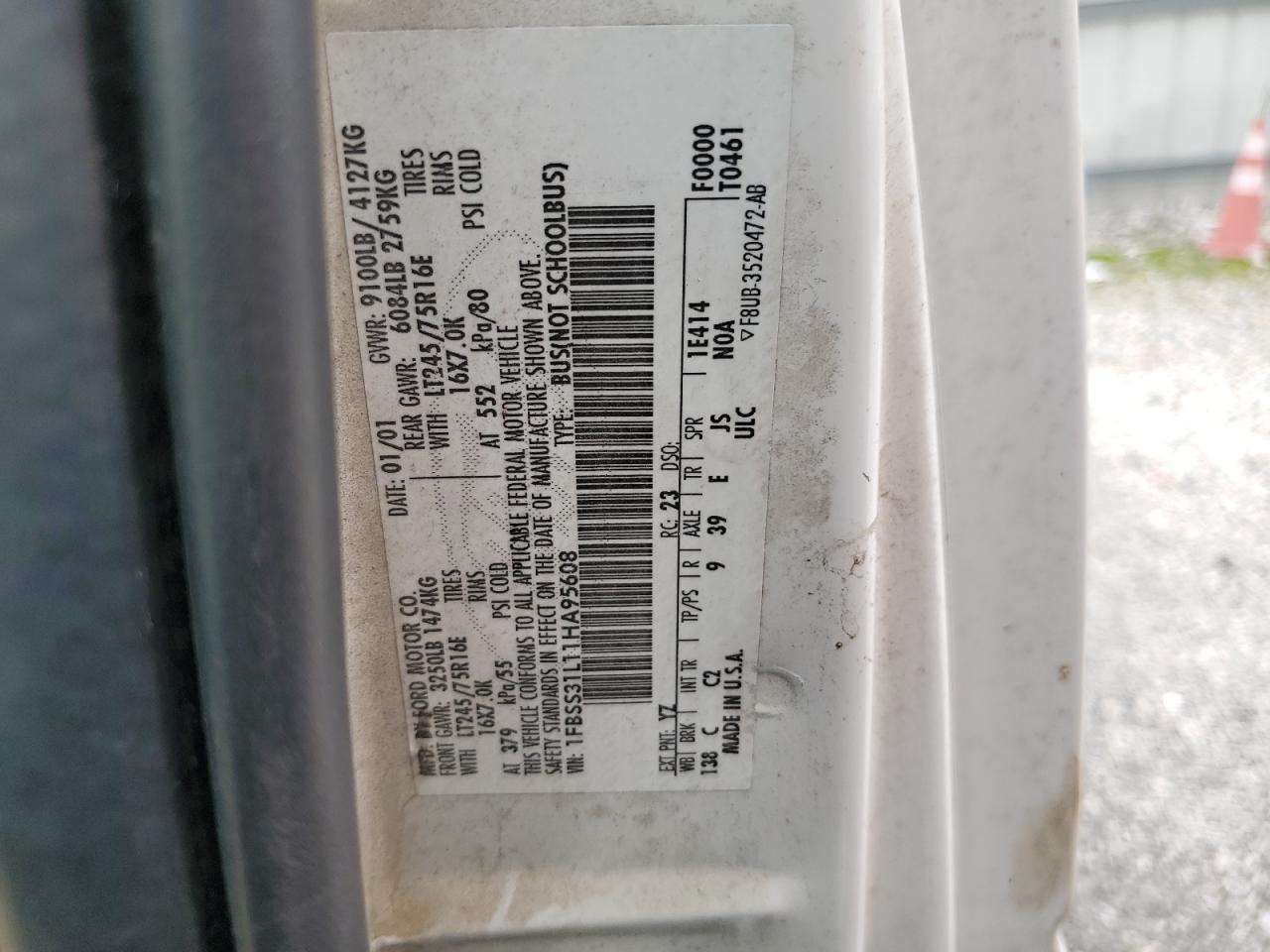 2001 Ford Econoline E350 Super Duty Wagon VIN: 1FBSS31L11HA95608 Lot: 71106405