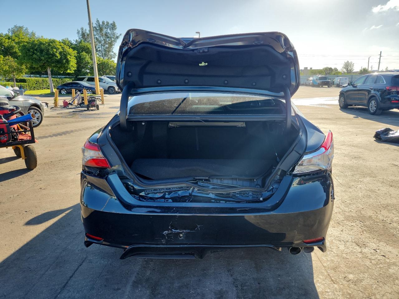 2018 Toyota Camry L VIN: 4T1B11HK9JU511763 Lot: 84537545