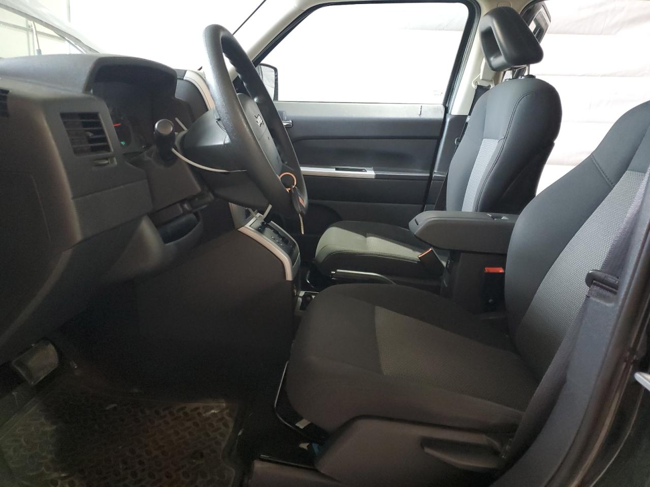 2008 Jeep Patriot Sport VIN: 1J8FF28W58D663770 Lot: 70114035