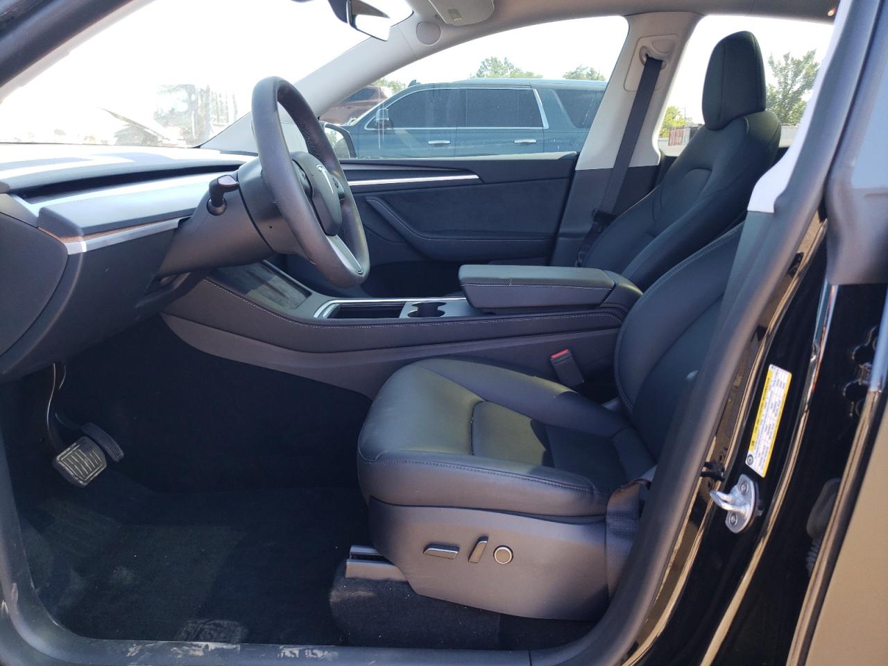 2024 Tesla Model Y VIN: 7SAYGDEE0RA300114 Lot: 84018795