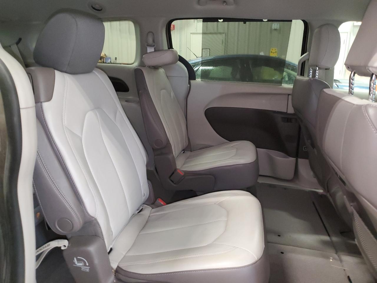 2018 Chrysler Pacifica Touring L VIN: 2C4RC1BG9JR111734 Lot: 71484165
