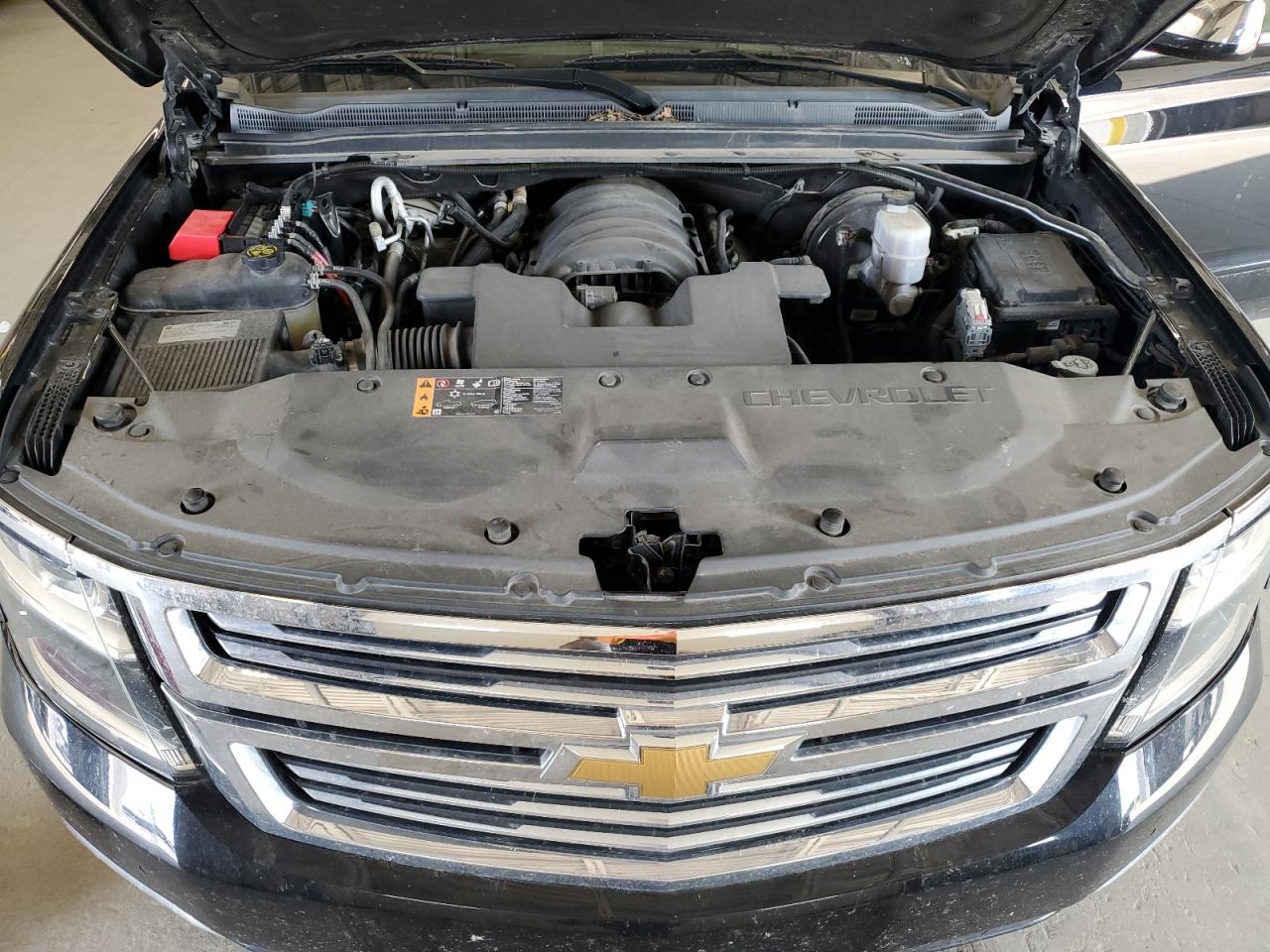 2018 Chevrolet Suburban K1500 Premier VIN: 1GNSKJKC4JR401622 Lot: 71754105