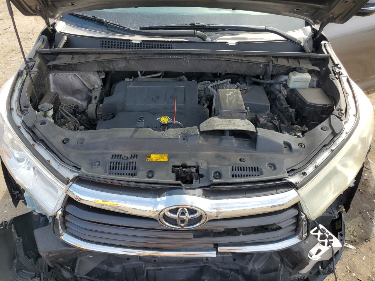 2016 Toyota Highlander Le VIN: 5TDBKRFH4GS298516 Lot: 81642605