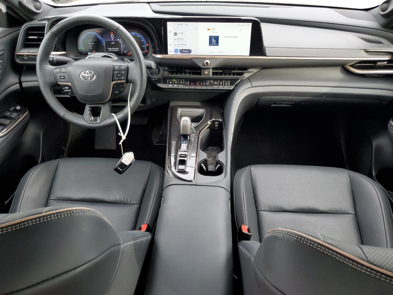 2024 Toyota Crown Platinum VIN: JTDAFAAF7R3008975 Lot: 72038765