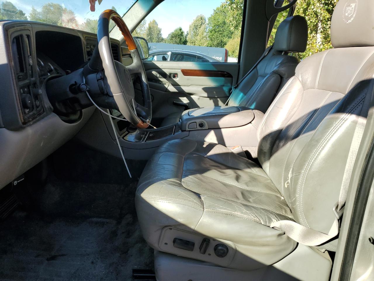 2002 Cadillac Escalade Luxury VIN: 1GYEK63N32R287000 Lot: 81931135