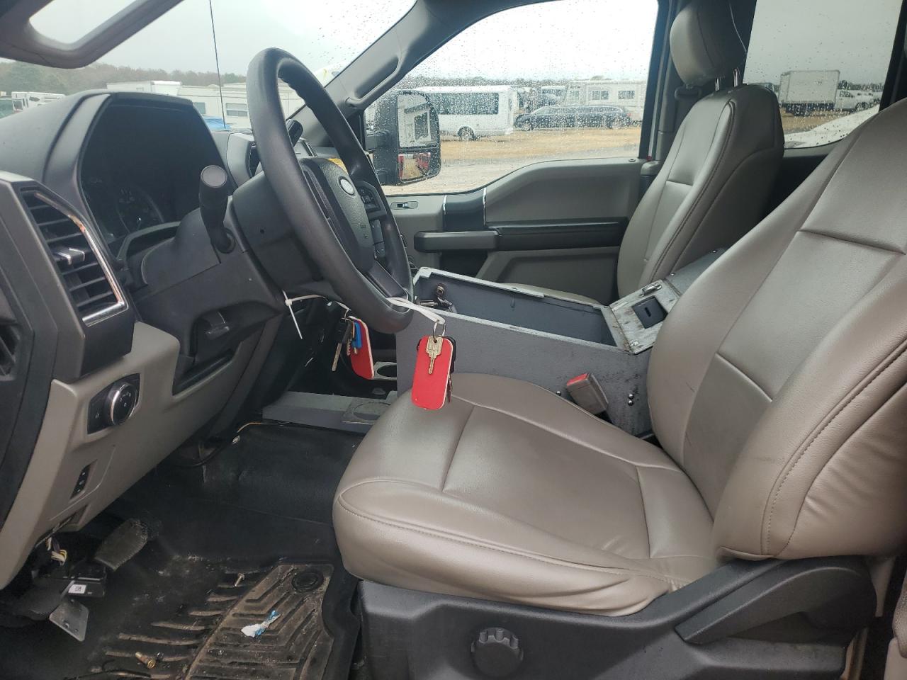 2017 Ford F550 Super Duty VIN: 1FD0X5HT1HEC82151 Lot: 84607435