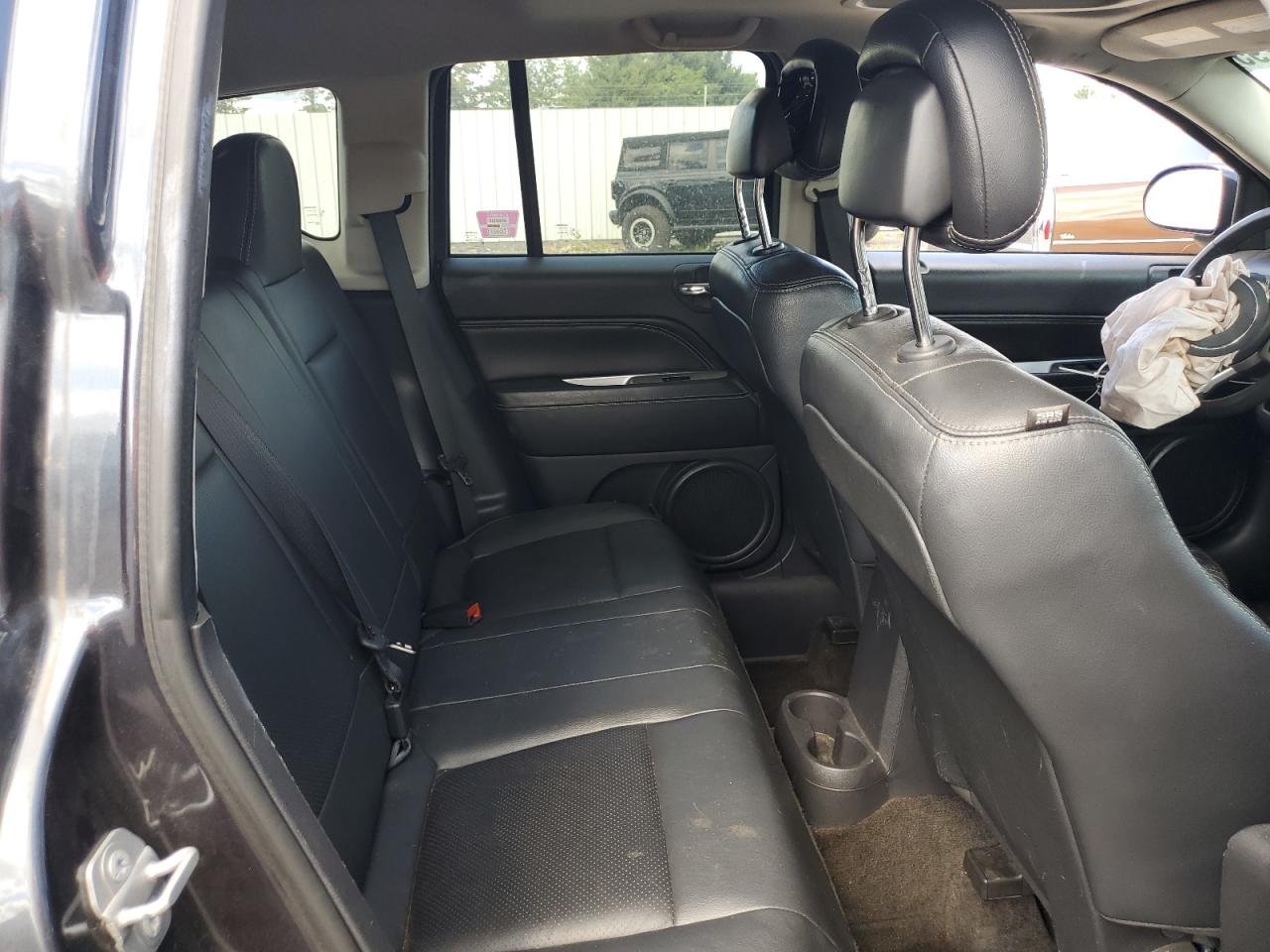 2015 Jeep Compass Latitude VIN: 1C4NJDEB2FD106228 Lot: 82087295