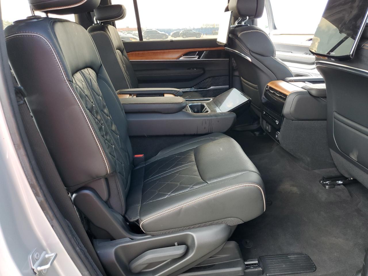 2022 Jeep Grand Wagoneer Series Iii VIN: 1C4SJVGJ1NS168324 Lot: 81787855