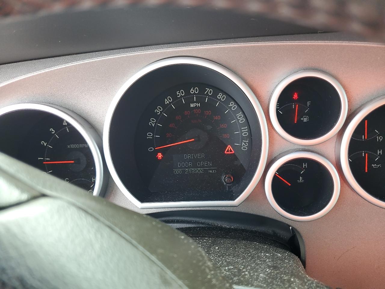 2011 Toyota Sequoia Limited VIN: 5TDJW5G1XBS042738 Lot: 84400015