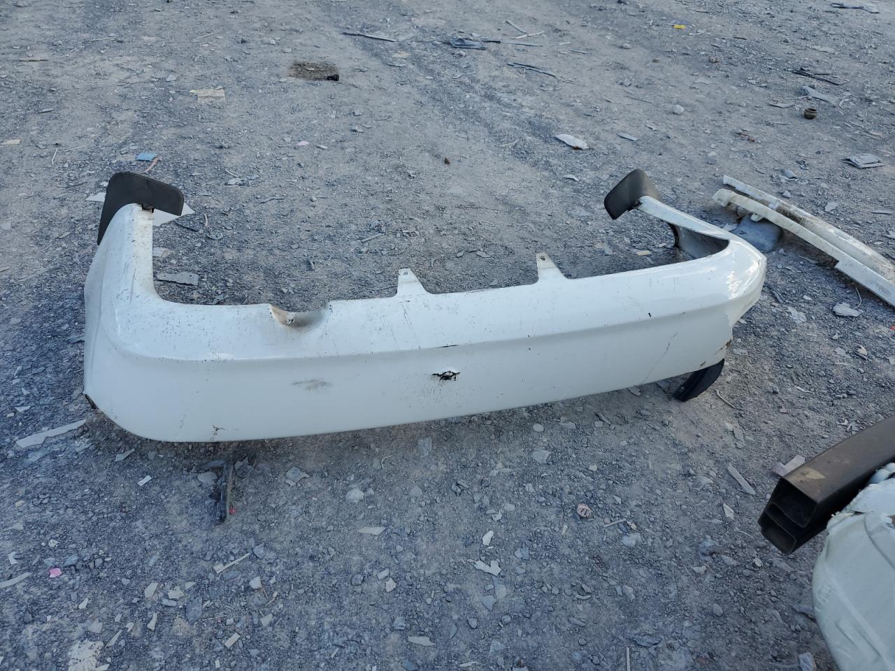 2002 Toyota Camry Le VIN: 4T1BE32K52U112567 Lot: 84189535