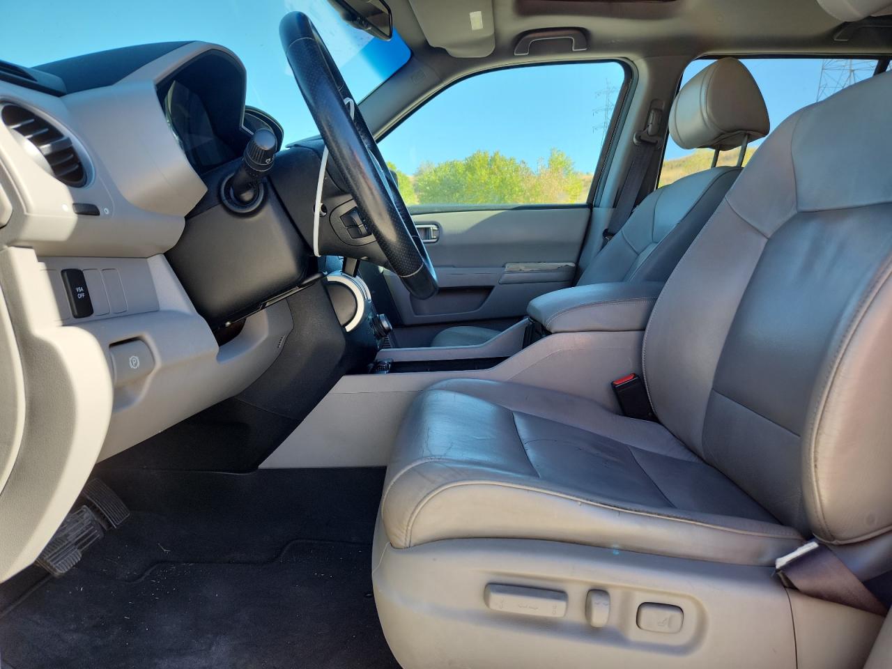 2011 Honda Pilot Exln VIN: 5FNYF4H78BB010399 Lot: 71929095