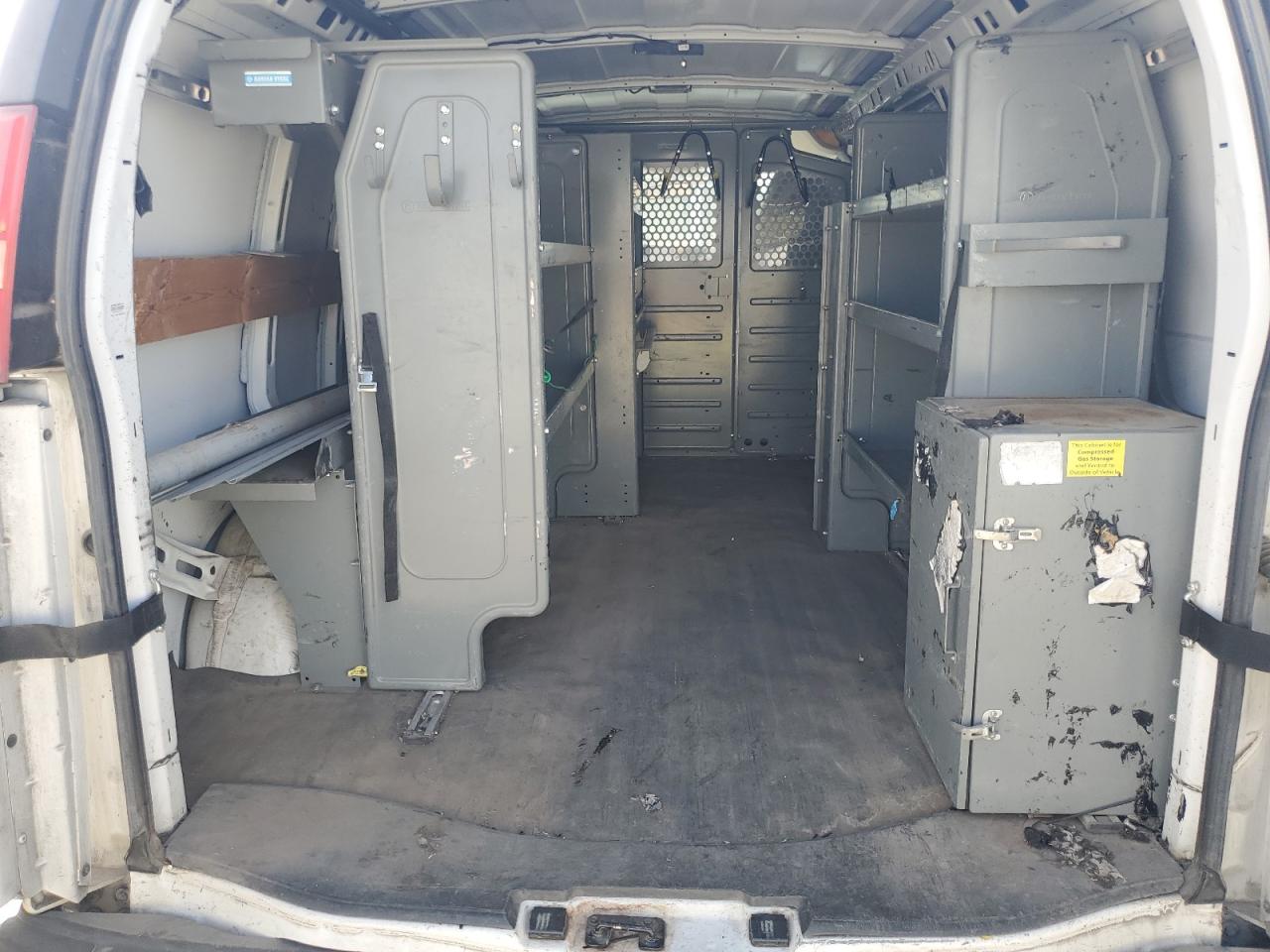2015 Chevrolet Express G2500 VIN: 1GCWGFCF4F1231107 Lot: 82051795