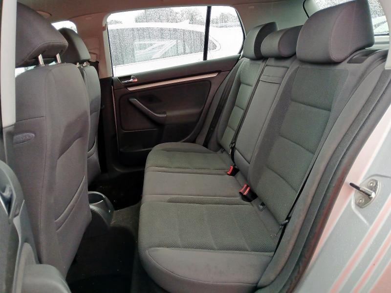 2005 VOLKSWAGEN GOLF FSI SE 