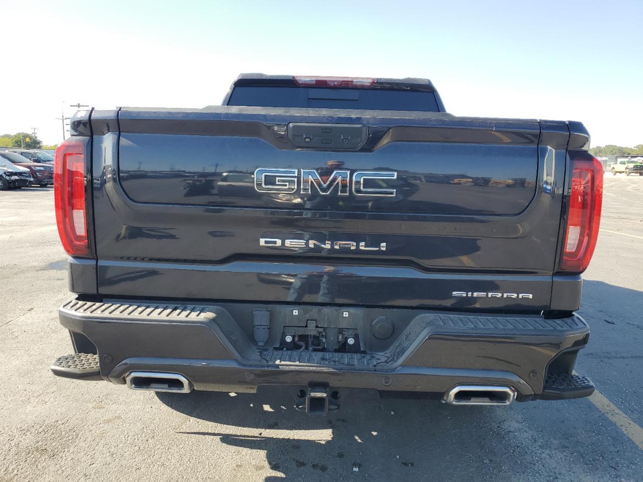 2022 GMC Sierra K1500 Denali Ultimate VIN: 1GTUUHEL6NZ557523 Lot: 81330455