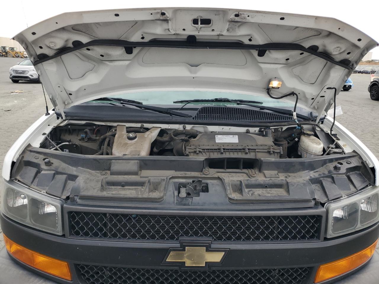 2018 Chevrolet Express G2500 VIN: 1GCWGBFP8J1301942 Lot: 81586115