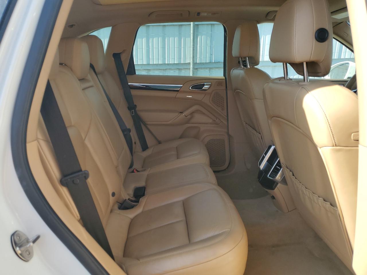 2016 Porsche Cayenne VIN: WP1AA2A2XGKA09329 Lot: 81347585