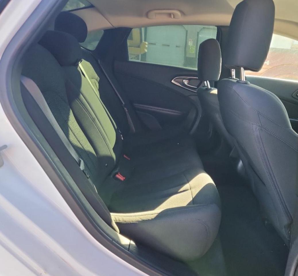 2015 Chrysler 200 Limited VIN: 1C3CCCAB7FN570728 Lot: 84023685