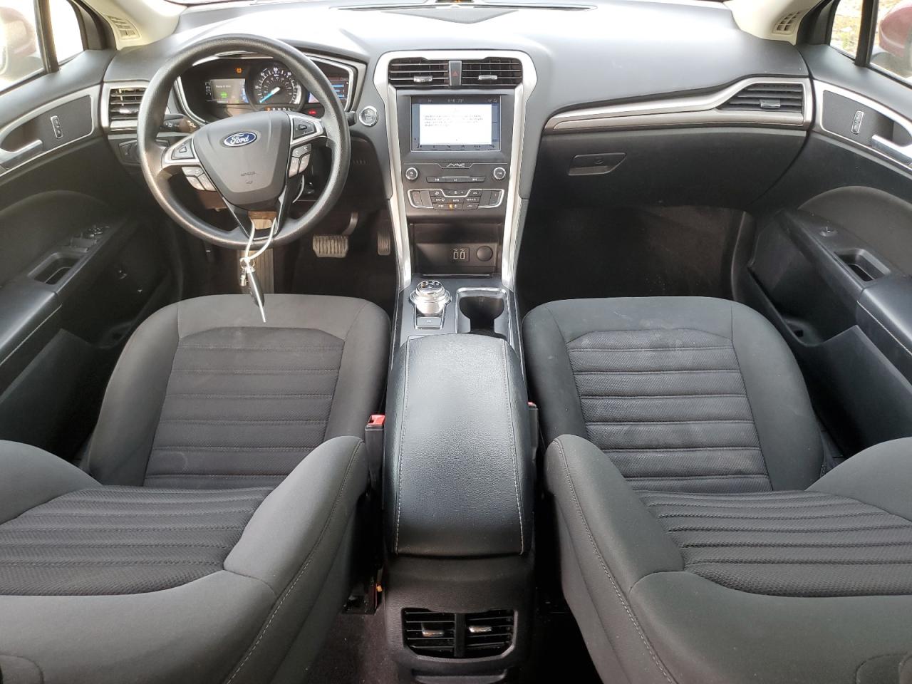 2019 Ford Fusion Se VIN: 3FA6P0LU5KR206217 Lot: 82058915