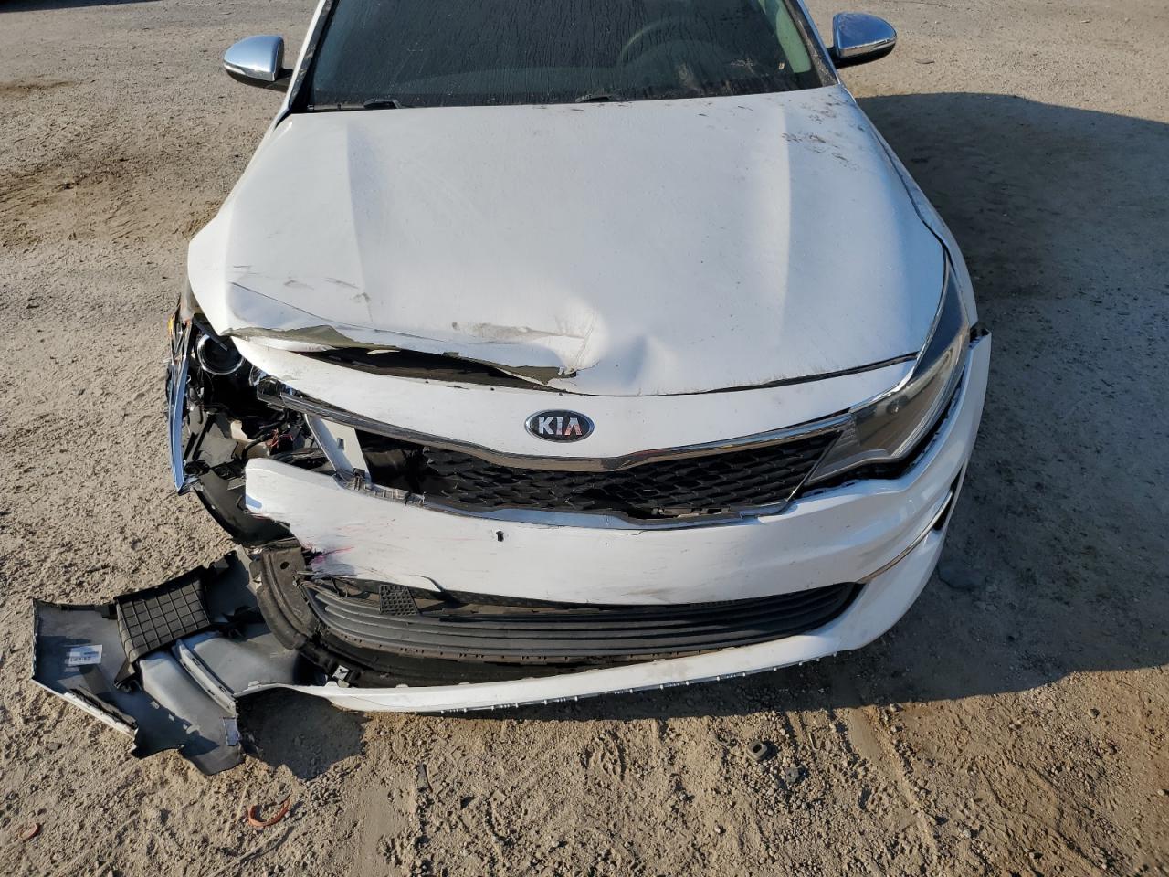 2017 Kia Optima Lx VIN: 5XXGT4L33HG124048 Lot: 81237085