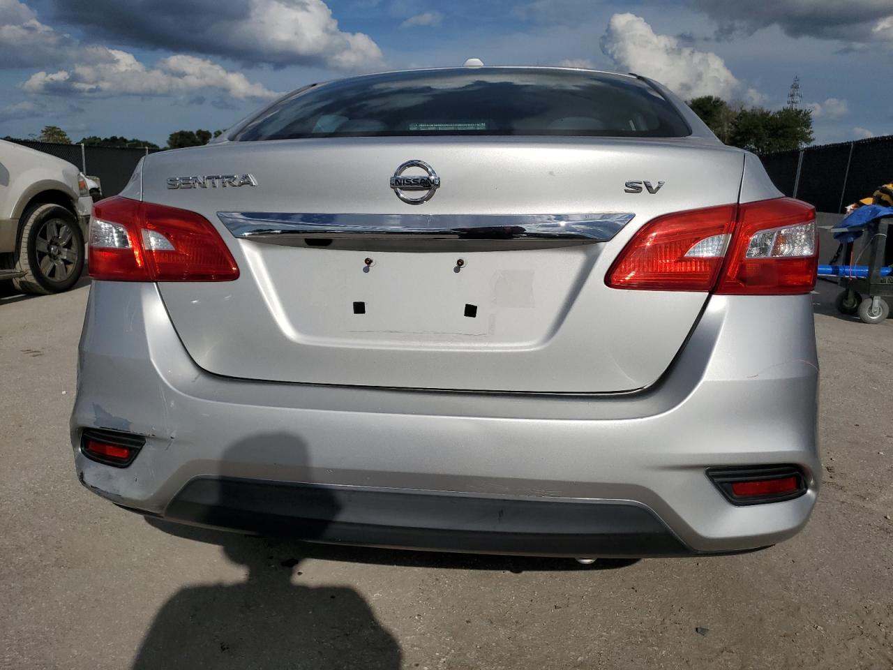 2017 Nissan Sentra S VIN: 3N1AB7AP4HL695409 Lot: 81566615