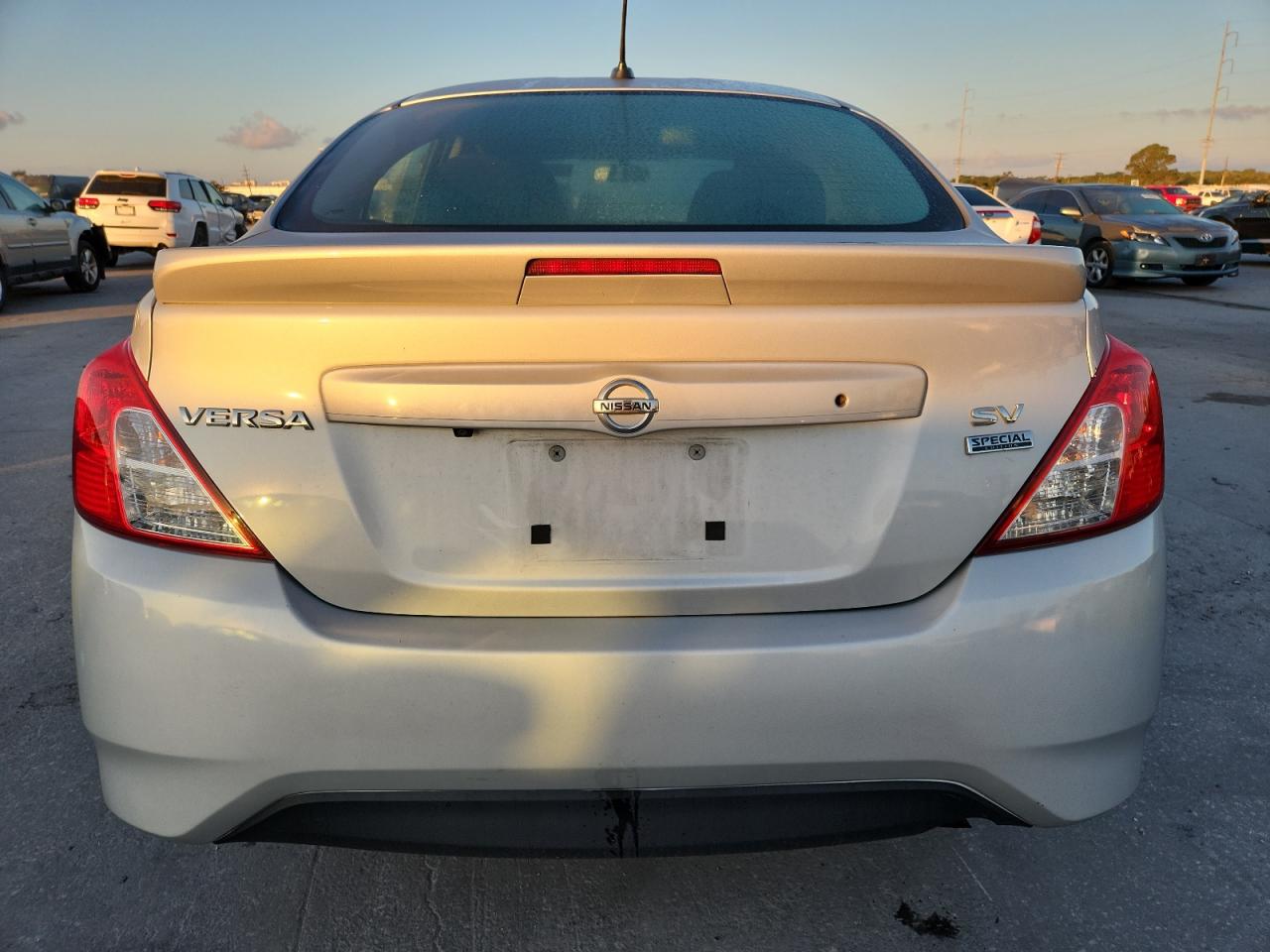2018 Nissan Versa S VIN: 3N1CN7AP8JL844894 Lot: 82046945