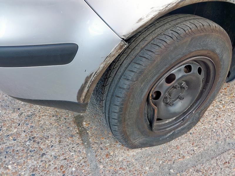 2002 VOLKSWAGEN GOLF S 