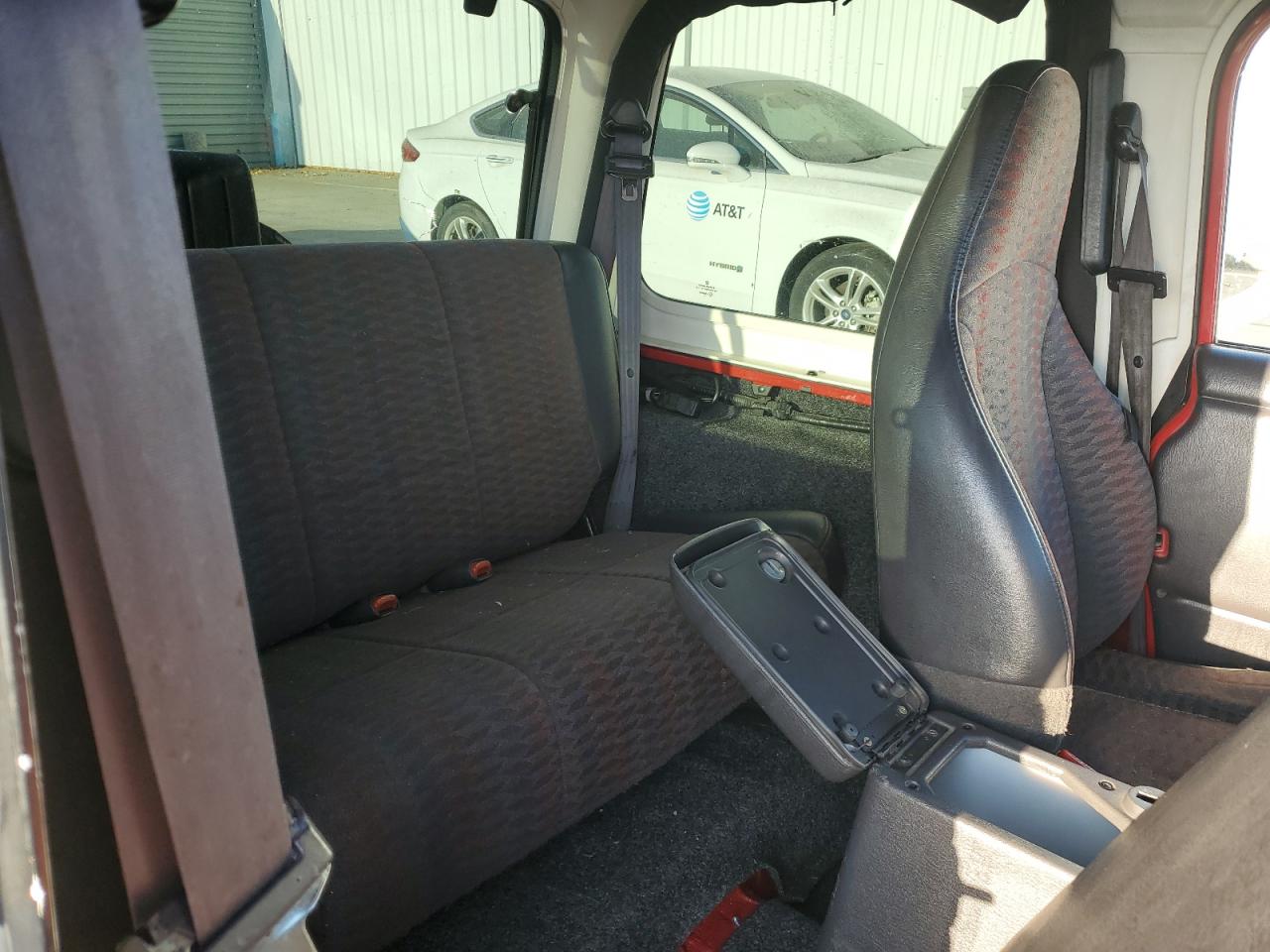 2000 Jeep Wrangler / Tj Sport VIN: 1J4FA49SXYP768858 Lot: 72104145