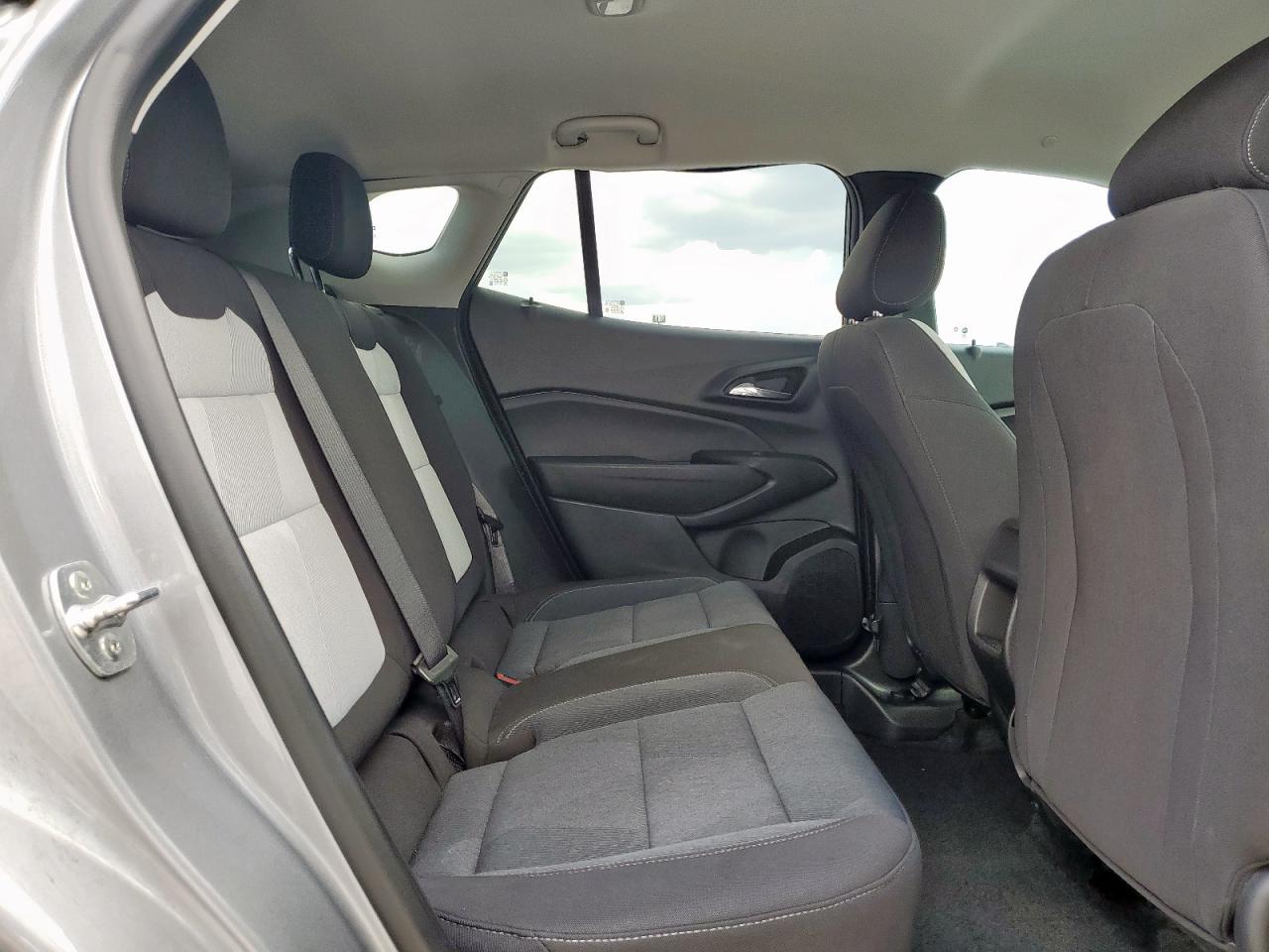 2024 Chevrolet Trax Ls VIN: KL77LFE29RC144075 Lot: 71225645