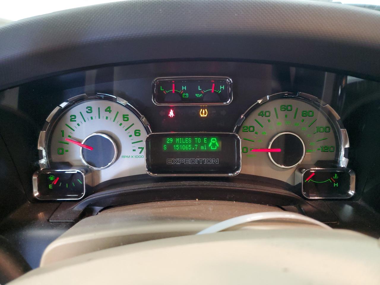 2011 Ford Expedition Xlt VIN: 1FMJU1J51BEF46574 Lot: 81938495