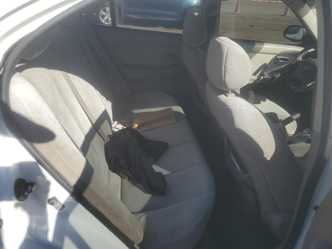 2005 Hyundai Elantra Gl VIN: 951933 Lot: 84283615