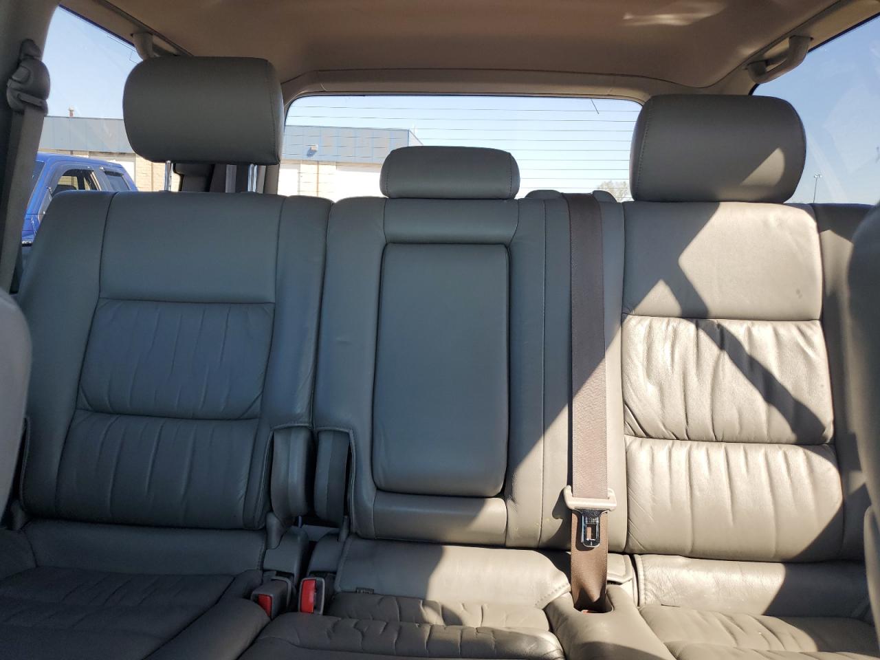 2004 Toyota Land Cruiser VIN: JTEHT05JX42058022 Lot: 81950305