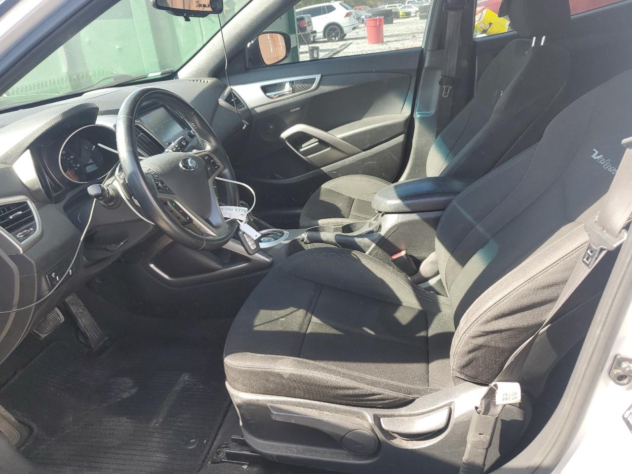 2017 Hyundai Veloster VIN: KMHTC6AD0HU322355 Lot: 84377585