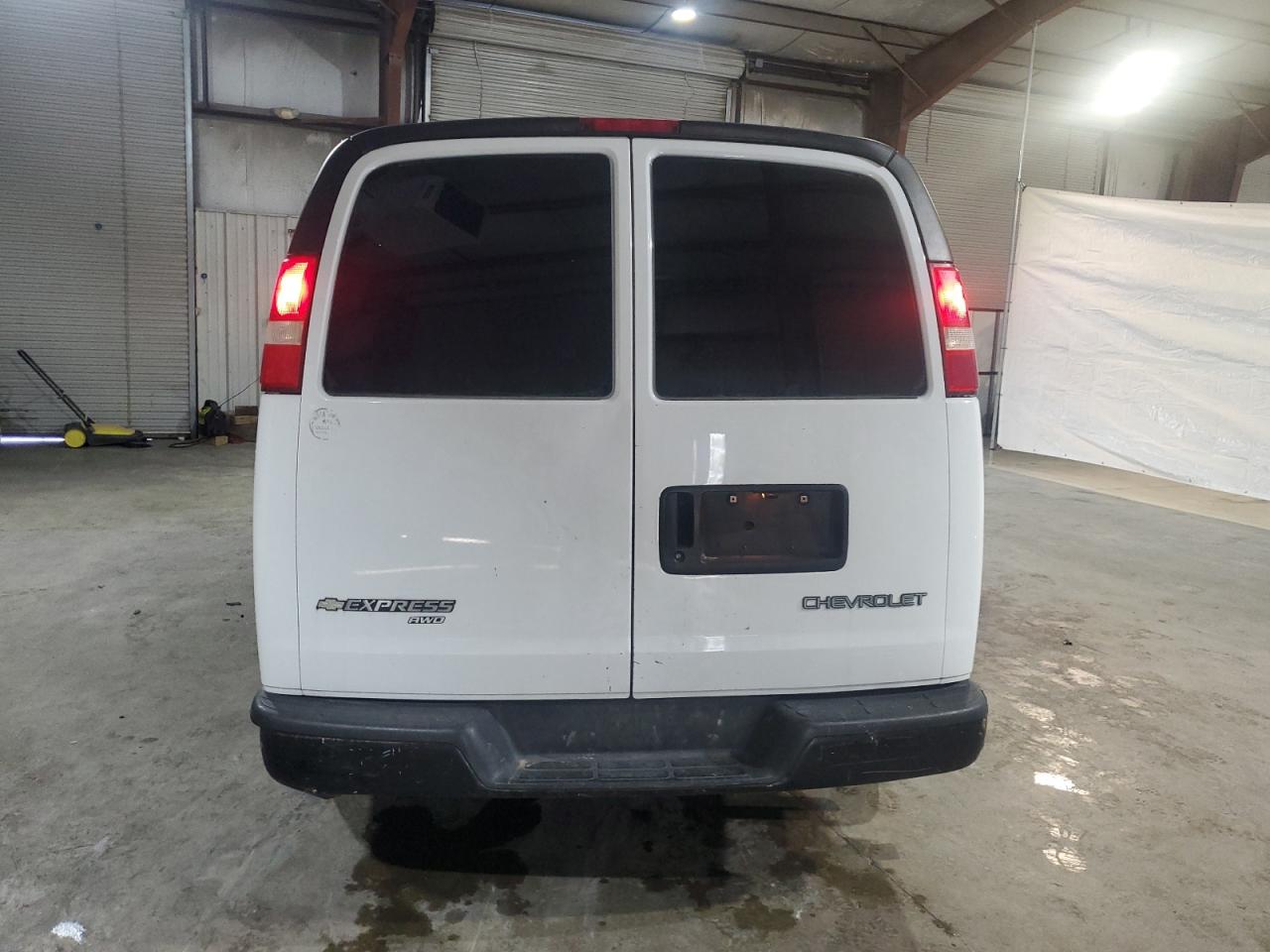2006 Chevrolet Express G1500 VIN: 1GCFH15T561200645 Lot: 70101675
