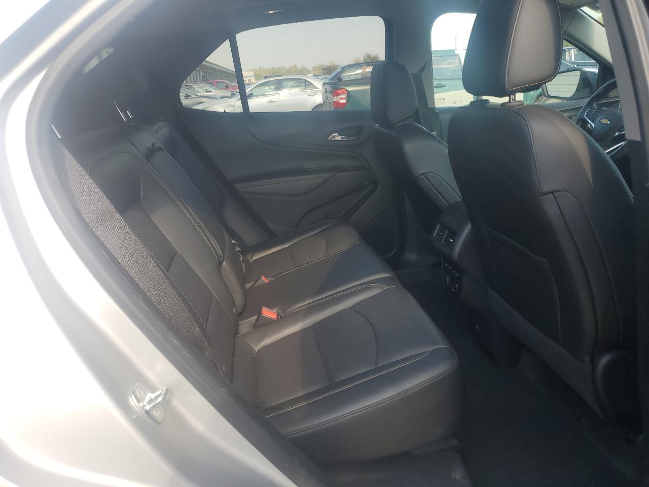 2018 Chevrolet Equinox Premier VIN: 2GNAXWEX0J6165362 Lot: 83933195