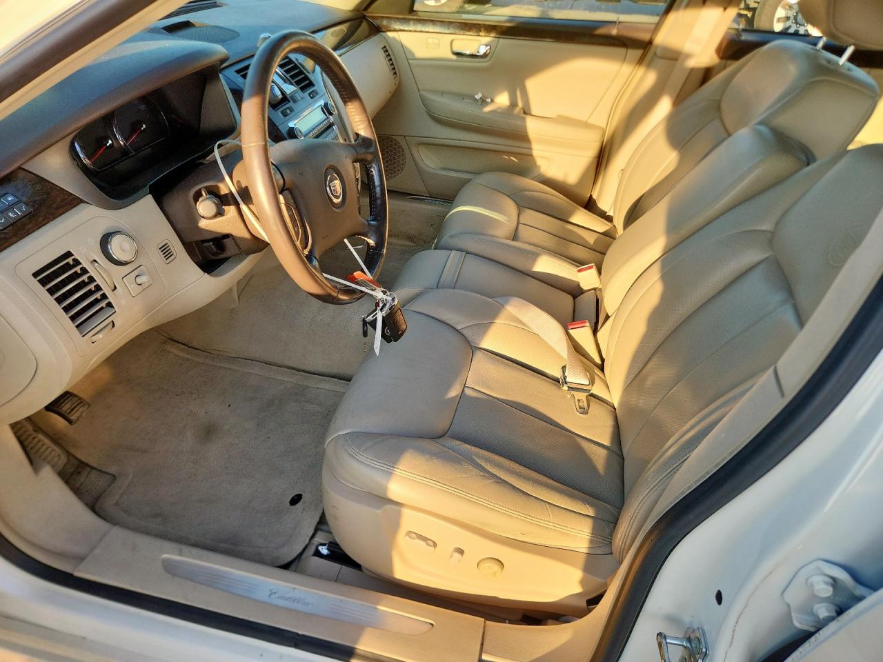 2008 Cadillac Dts VIN: 1G6KD57Y08U185647 Lot: 84285465