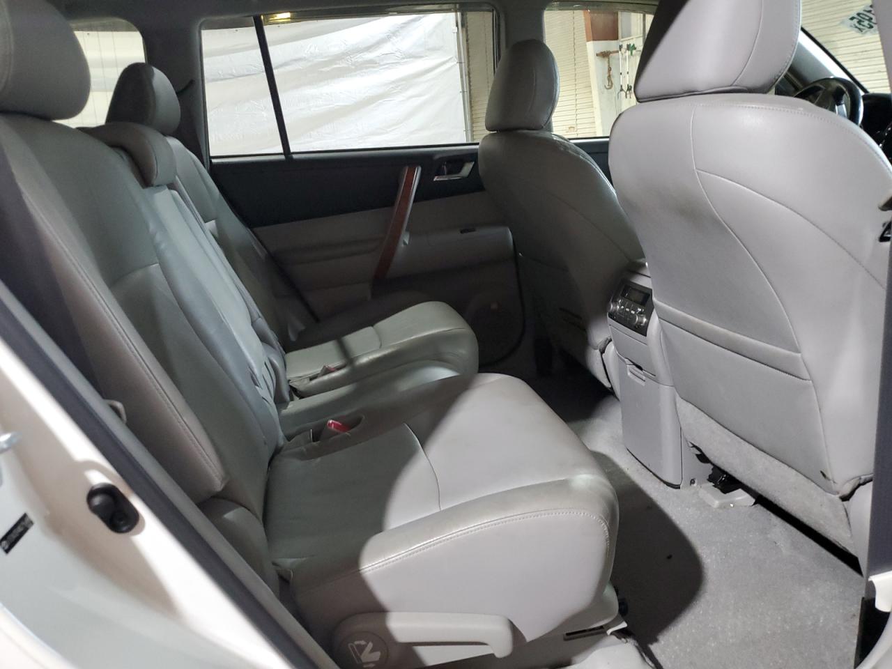 2010 Toyota Highlander Limited VIN: JTEDK3EH4A2156488 Lot: 81746195