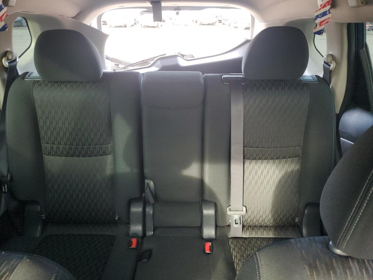 2017 Nissan Rogue S VIN: KNMAT2MV4HP525174 Lot: 84258445