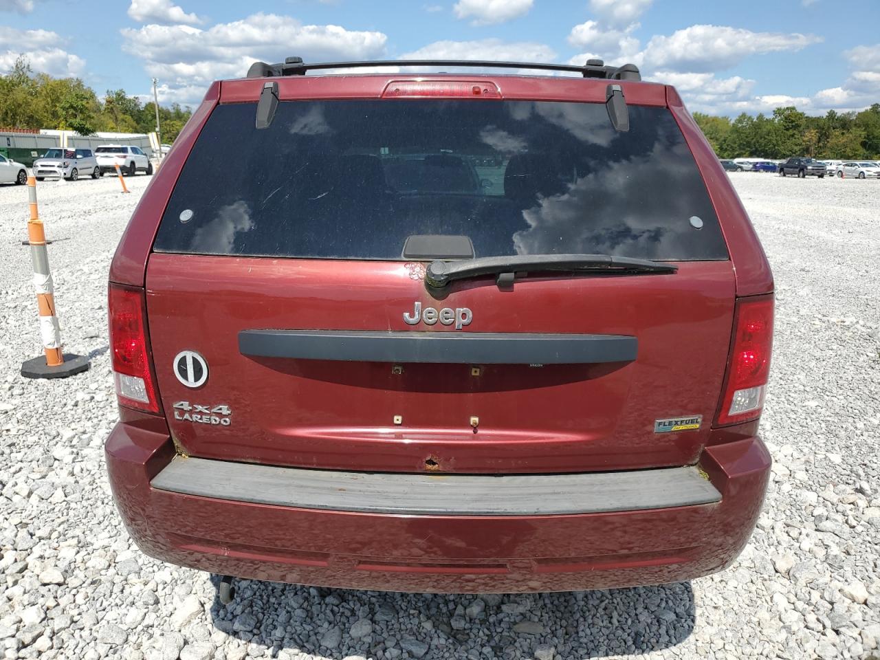 2007 Jeep Grand Cherokee Laredo VIN: 1J8HR48P07C692845 Lot: 80065825