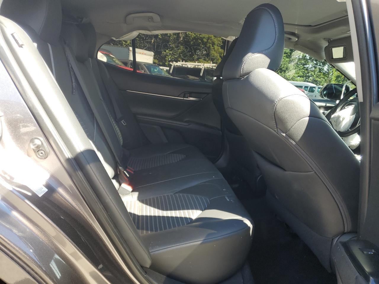 2018 Toyota Camry L VIN: 4T1B11HK1JU535801 Lot: 68909105