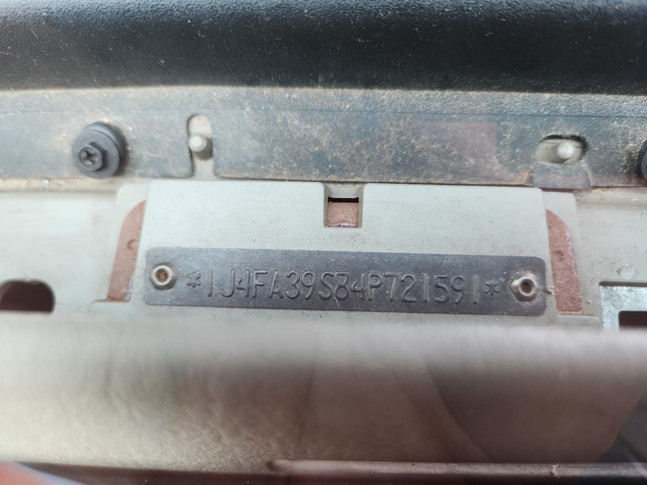 2004 Jeep Wrangler X VIN: 1J4FA39S84P721591 Lot: 71882375