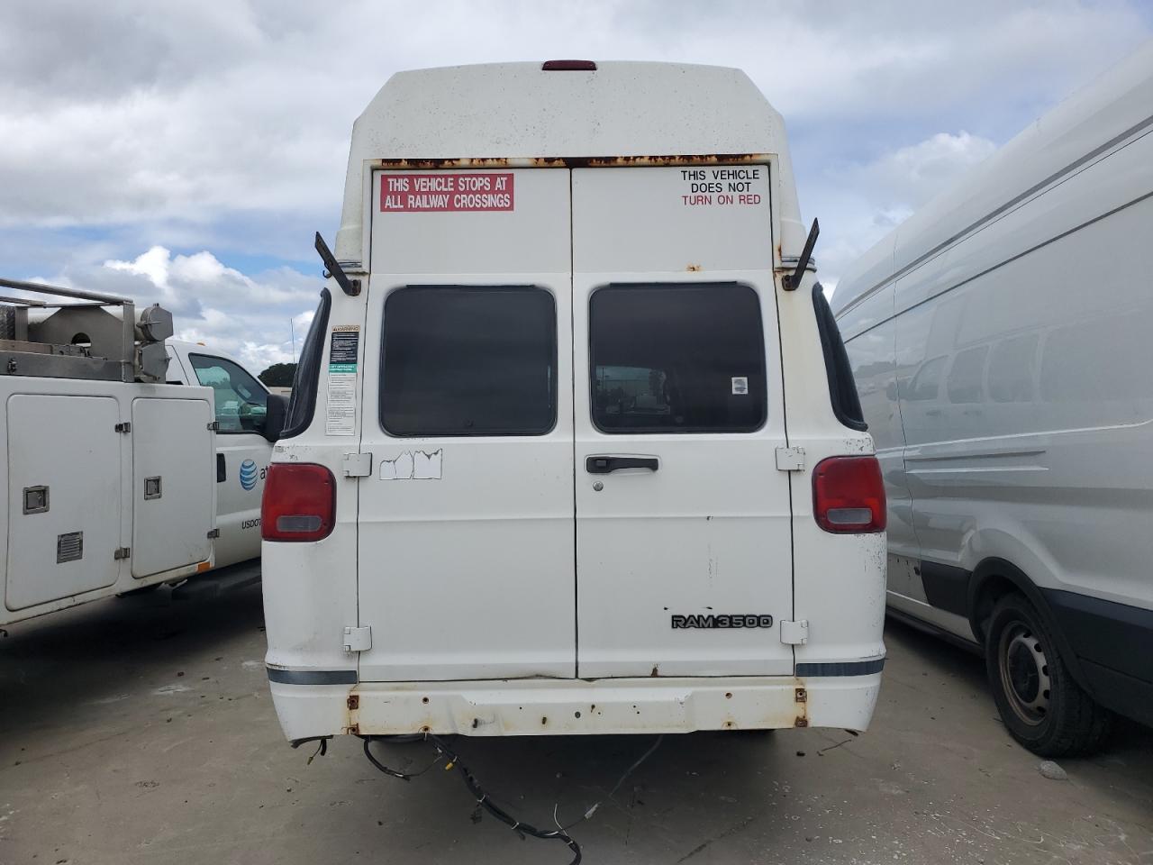 2002 Dodge Ram Van B3500 VIN: 2B7LB31Z62K117167 Lot: 71602835
