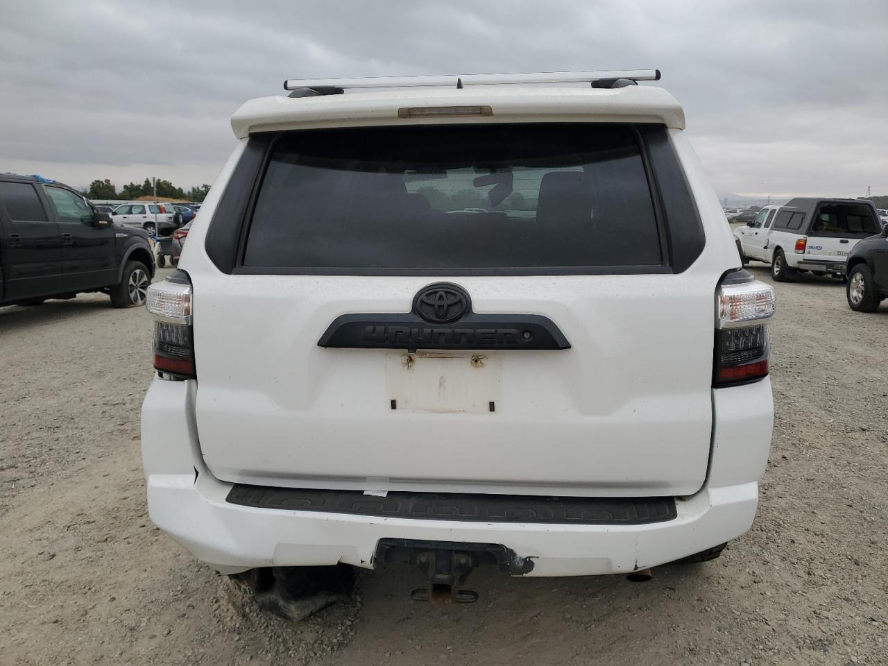 2015 Toyota 4Runner Sr5/Sr5 Premium VIN: JTEBU5JR6F5234674 Lot: 84200355