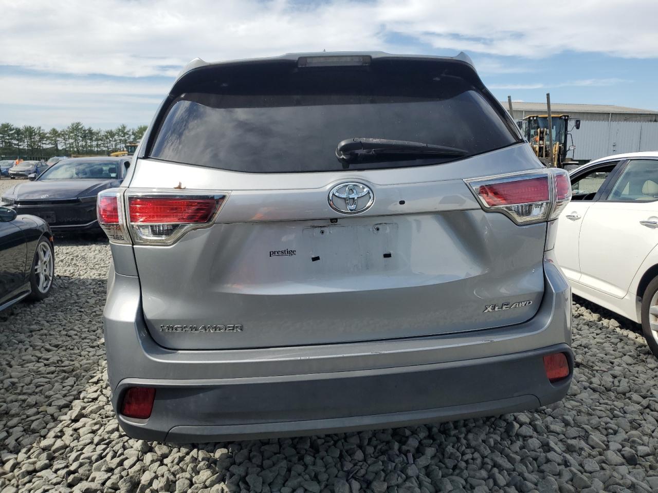 2016 Toyota Highlander Xle VIN: 5TDJKRFHXGS247808 Lot: 80214015