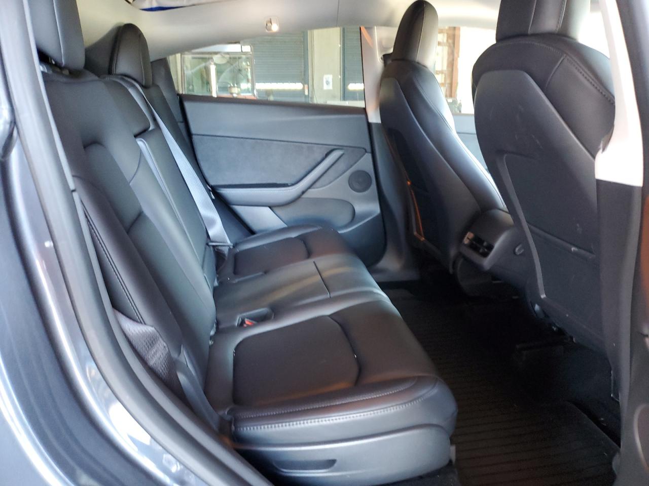 2022 Tesla Model Y VIN: 7SAYGAEE8NF387742 Lot: 82127005