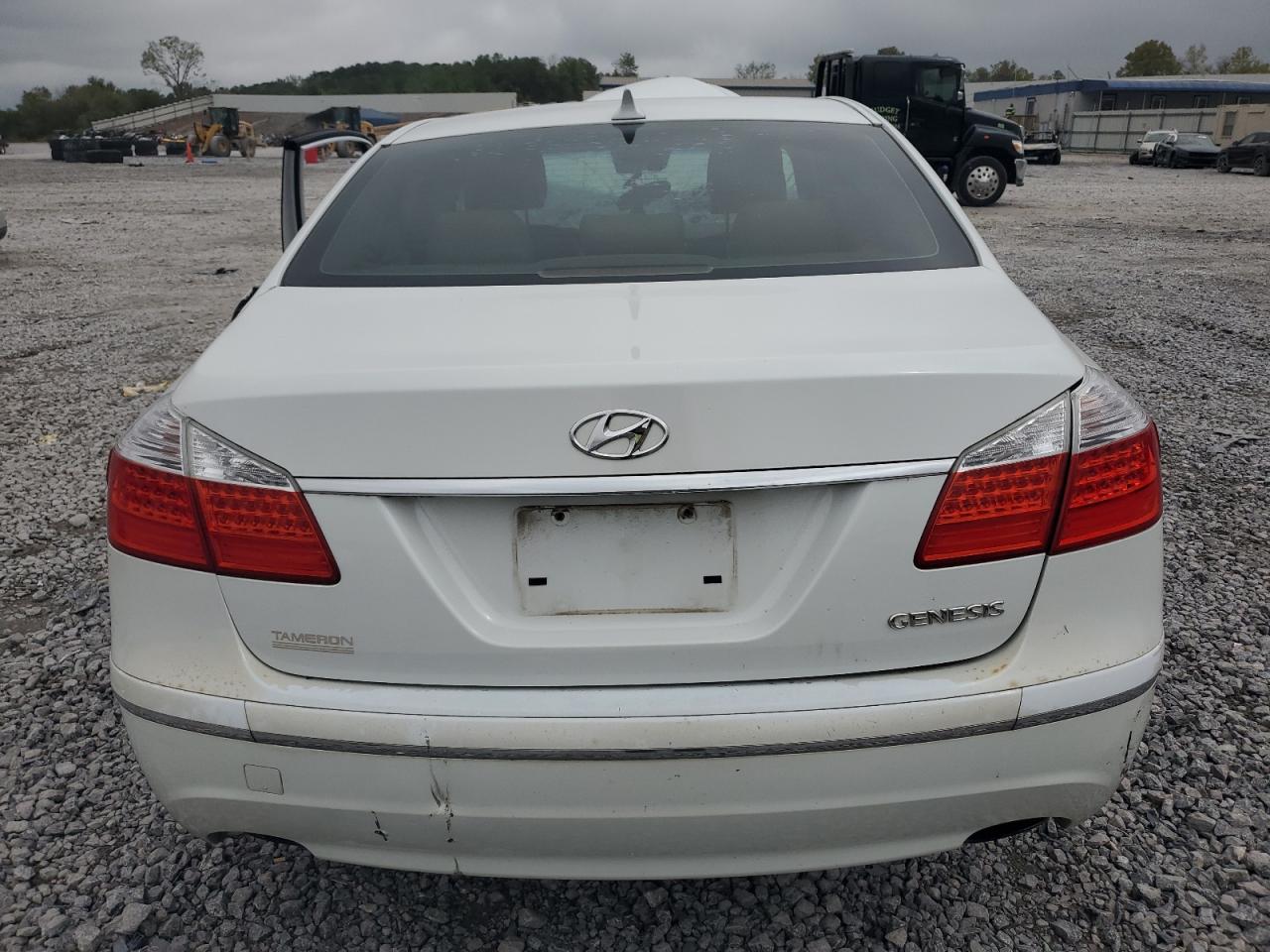 2011 Hyundai Genesis 3.8L VIN: KMHGC4DE3BU143292 Lot: 84395965