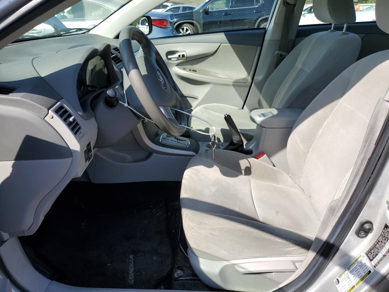 2010 Toyota Corolla Base VIN: 2T1BU4EE2AC240683 Lot: 81677335