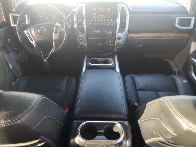  NISSAN TITAN 2020 Srebrny