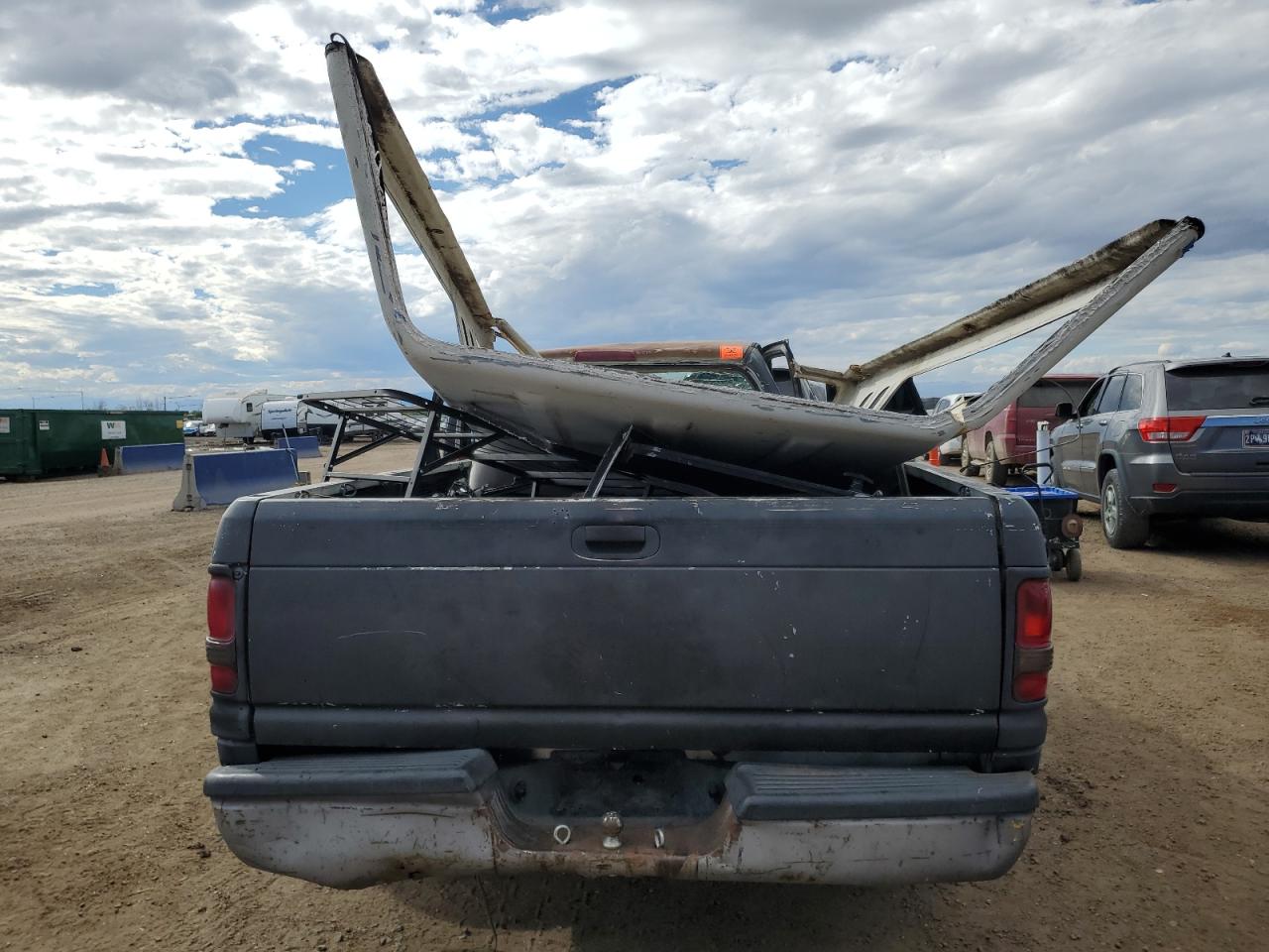 1994 Dodge Ram 1500 VIN: 1B7HC16X2RS605918 Lot: 84457755