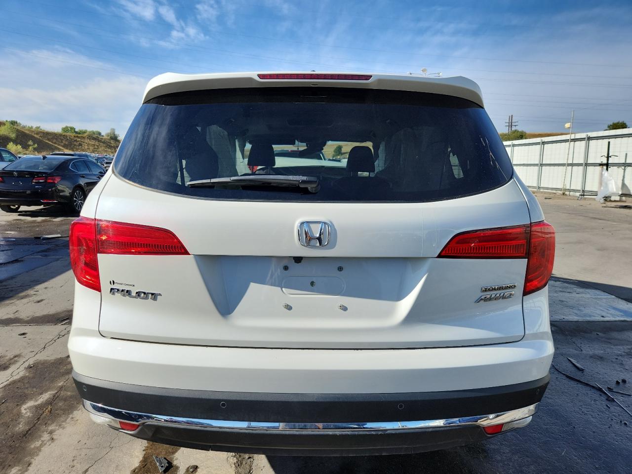 2018 Honda Pilot Touring VIN: 5FNYF6H92JB059822 Lot: 72039665